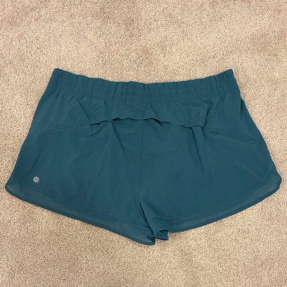 Athleta Mesh Racer Run 2.5” Short - Picture 2 of 11